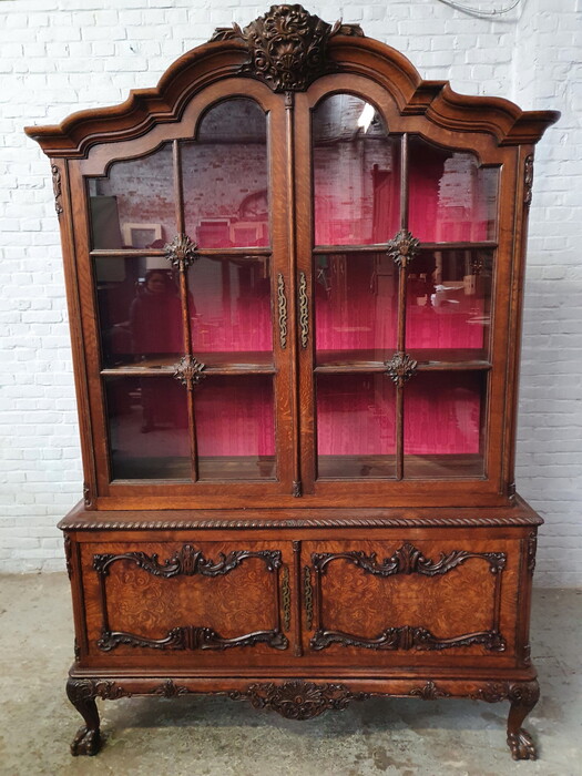 Chippendale Vitrine (Display Cabinet)