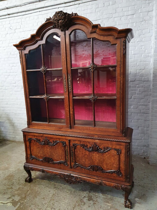 Chippendale Vitrine (Display Cabinet)