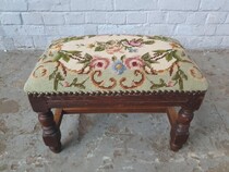 Stool (bench) Country French (Tapestry) Belgium Oak 1900