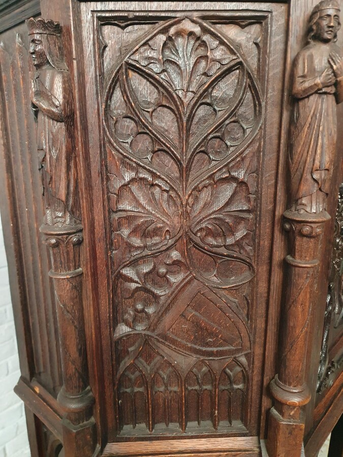 Gothic Credance cabinet