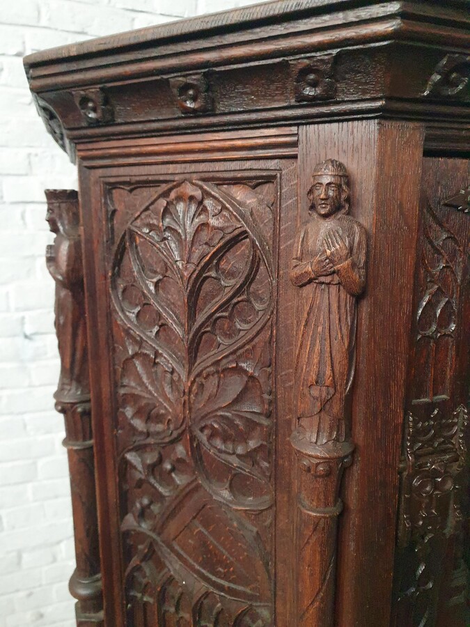 Gothic Credance cabinet