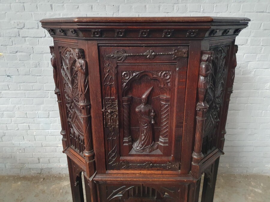 Gothic Credance cabinet