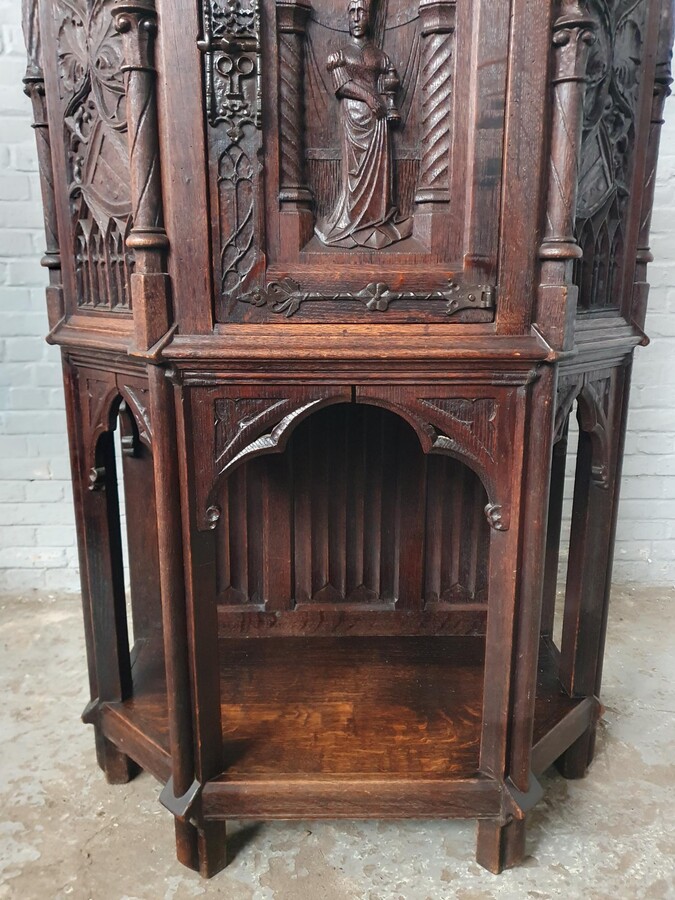 Gothic Credance cabinet