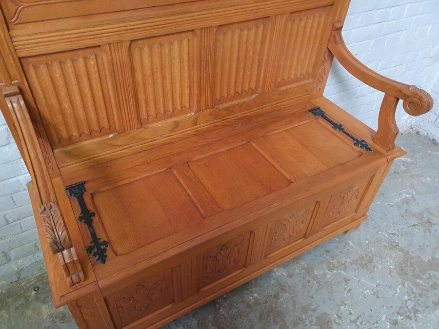 Gothic Hall Bench