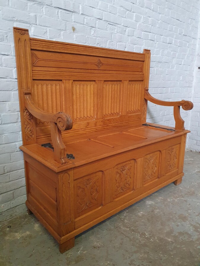 Gothic Hall Bench