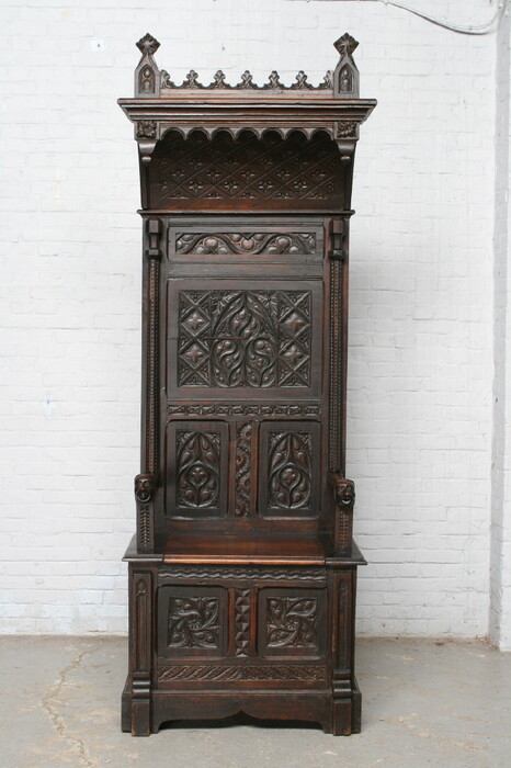 Gothic Hall Bench