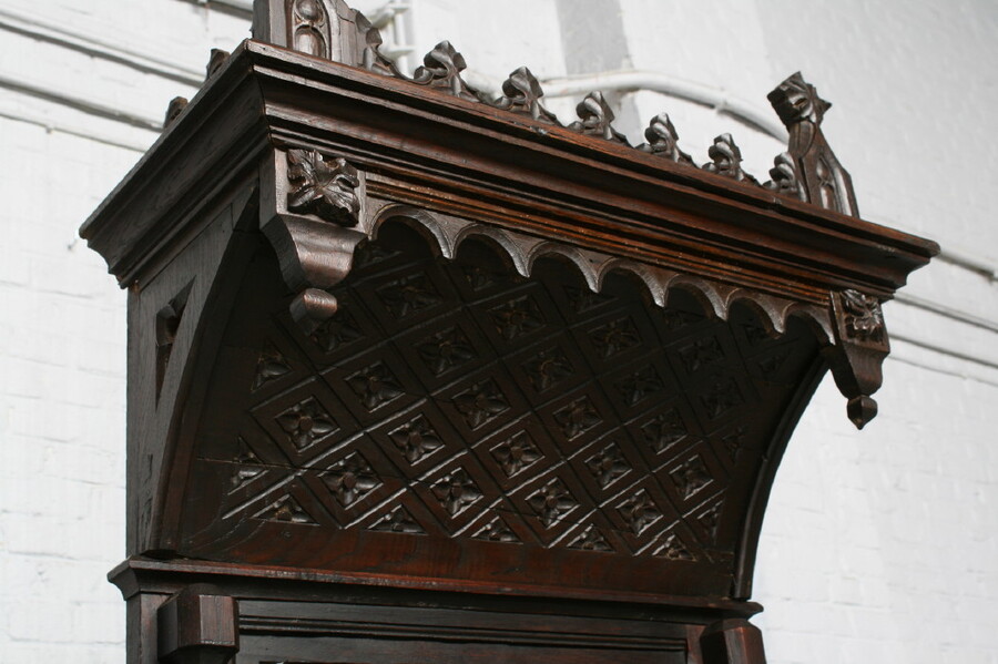 Gothic Hall Bench