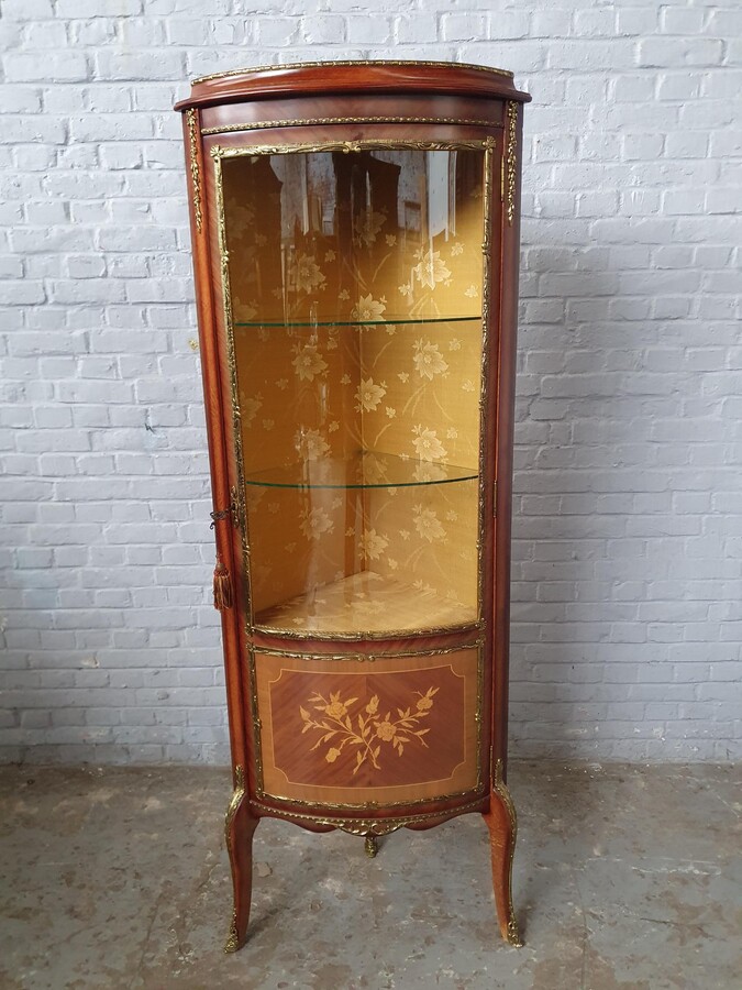 Louis XV Corner cabinet