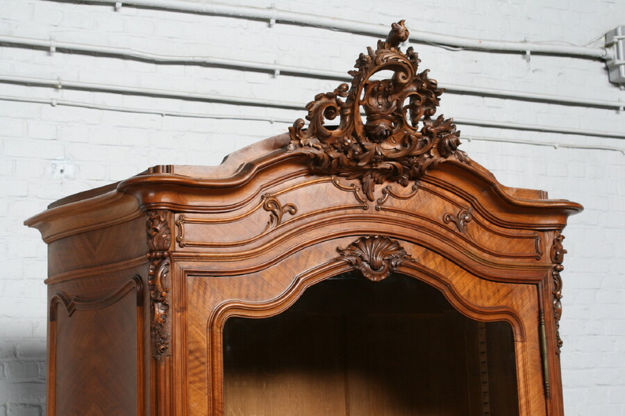 Louis XV Vitrine (Display Cabinet)