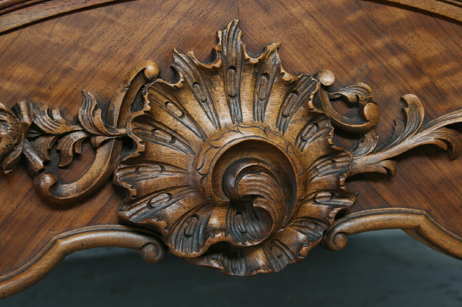 Louis XV Vitrine (Display Cabinet)