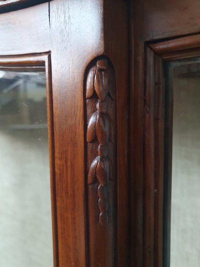 Louis XV Vitrine (Display Cabinet)