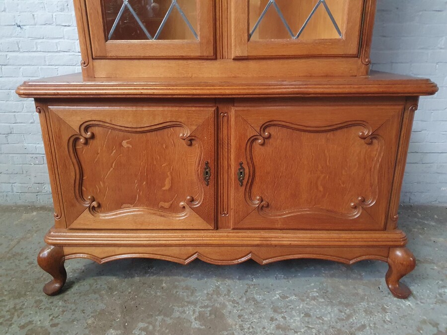 Louis XV Vitrine (Display Cabinet)