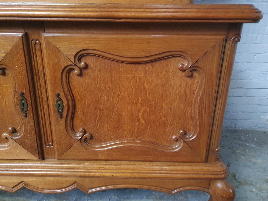 Louis XV Vitrine (Display Cabinet)