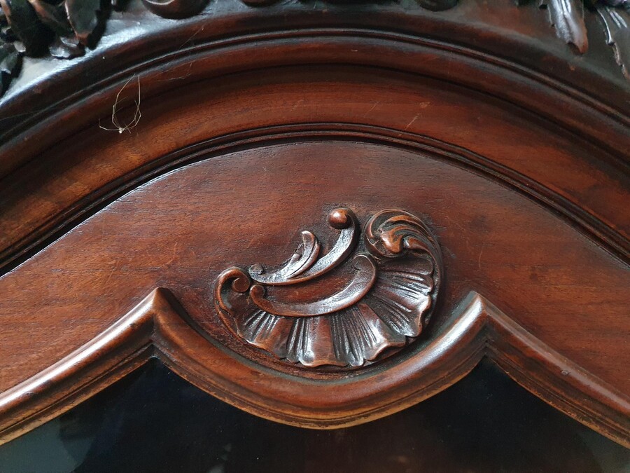 Louis XV Vitrine (Display Cabinet)