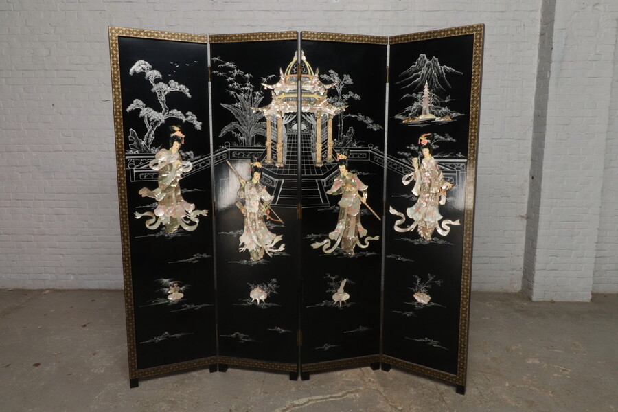 Oriental (Chinese) Screen (Paravent)