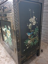 Oriental (Chinese) Vitrine (Display Cabinet)