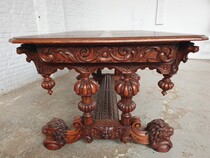 Renaissance (Mechelen) Table