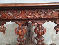 Renaissance (Mechelen) Table