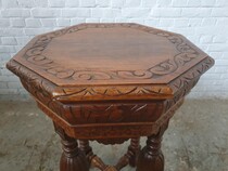 Renaissance  Sidetable