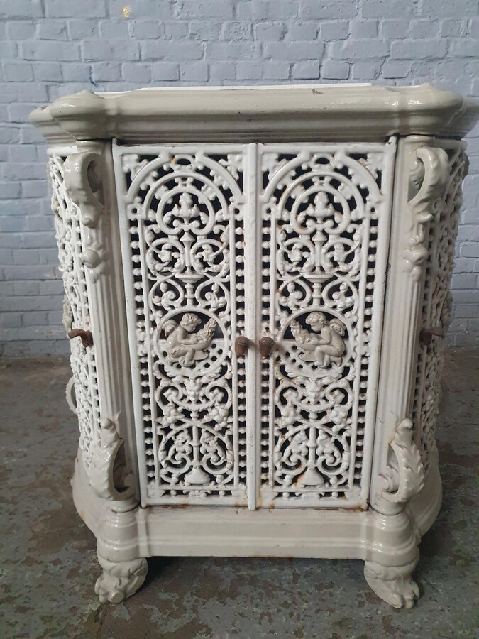 Renaissance Stove