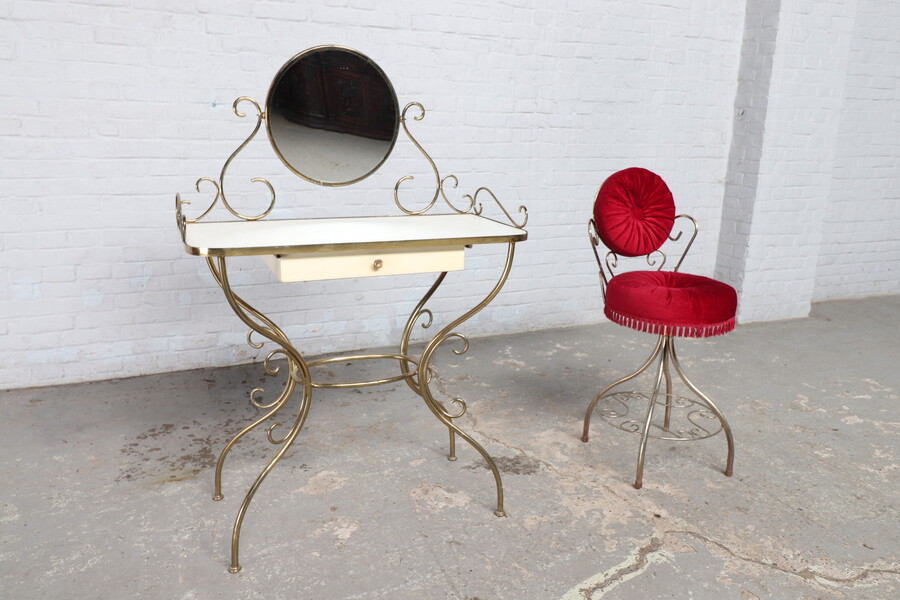 Rococo (Louis XV) vanity and chair