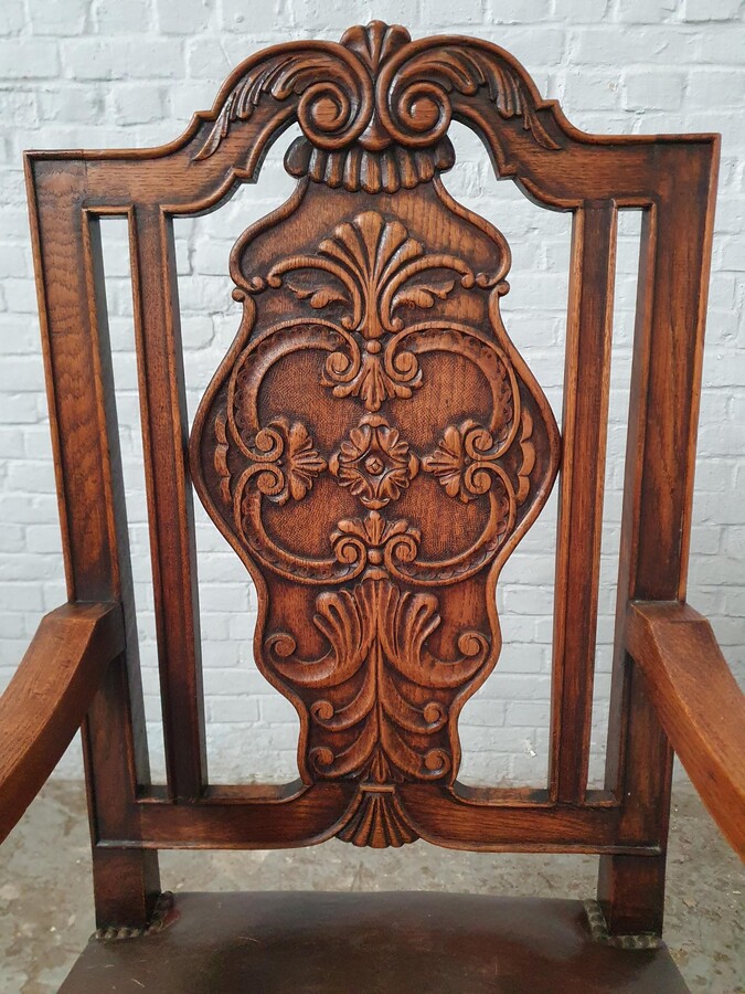 Tudor style Table and 8 chairs