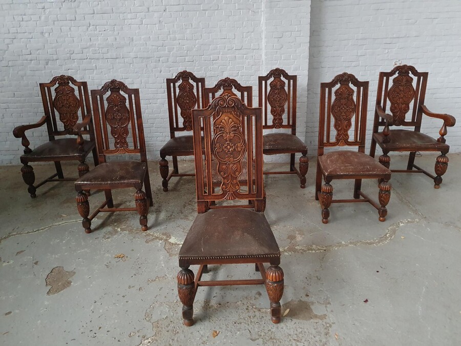 Tudor style Table and 8 chairs